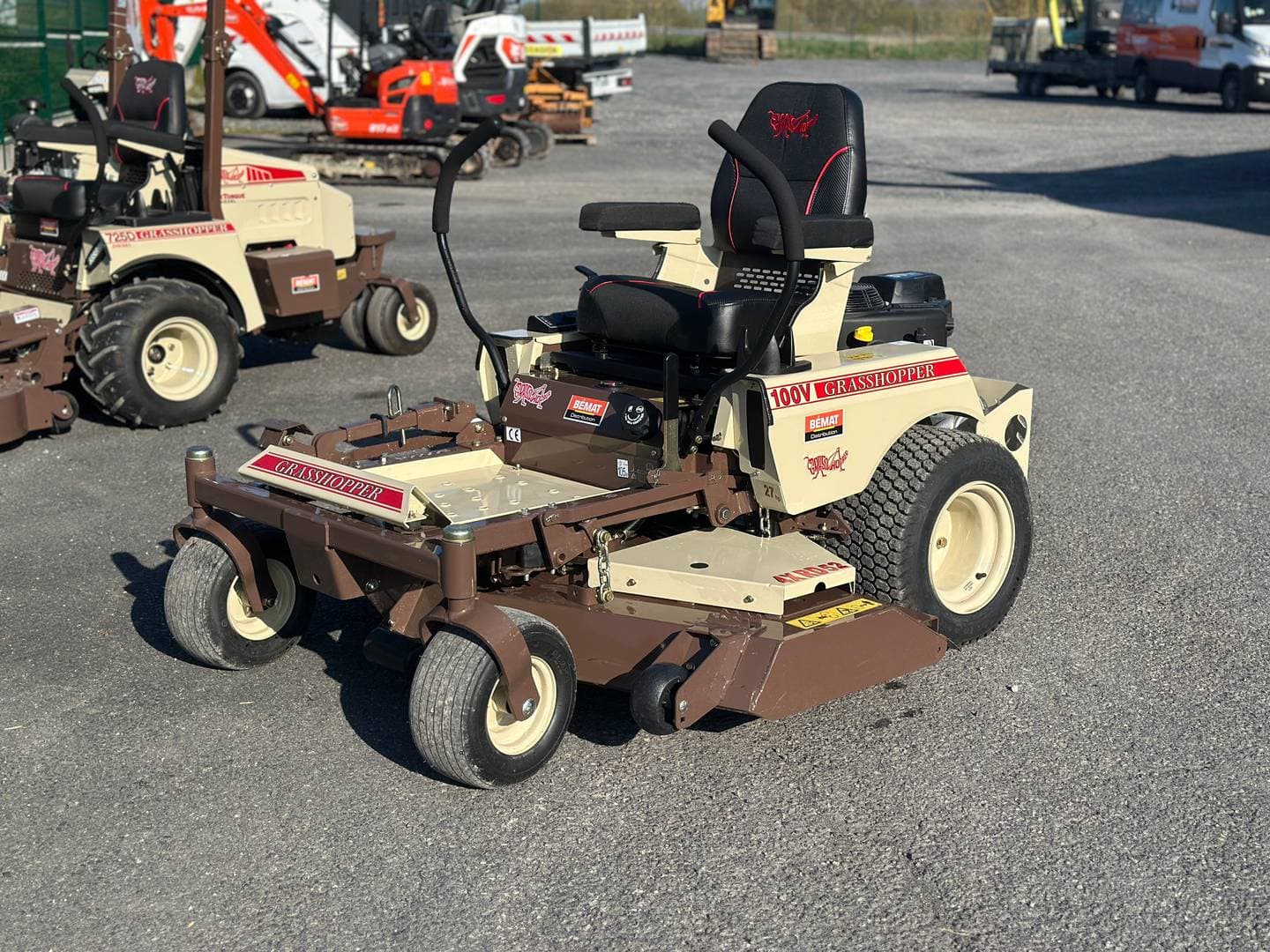 Tondeuse autoportée Grasshopper 127VB